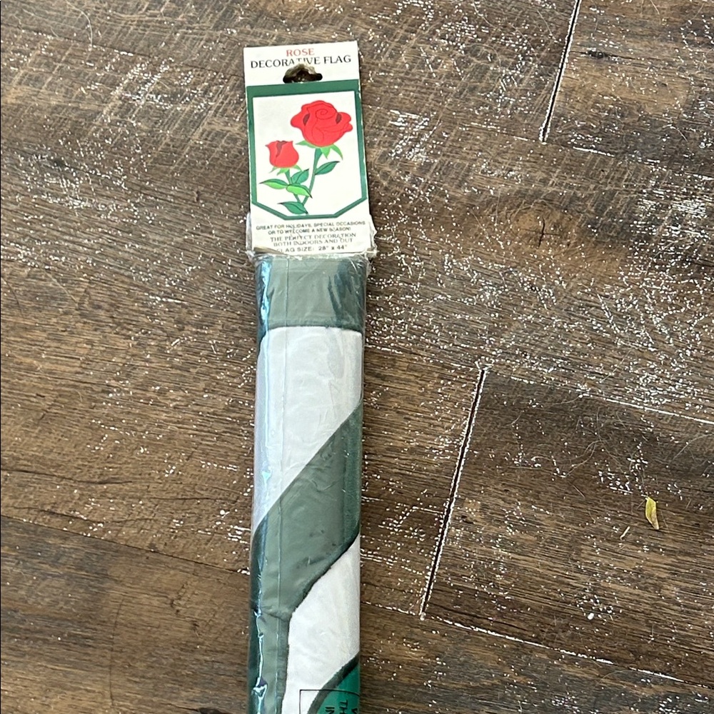 New Vintage Garden Indoor Outdoors Decorative Flag With‎ Red Rose Embroidered